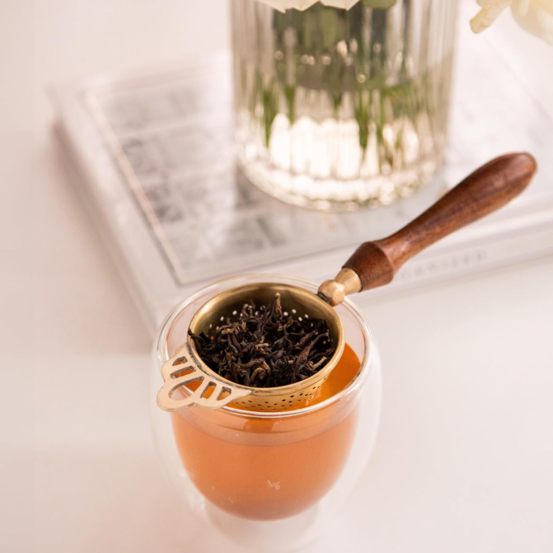 Brass Tea Strainer with Wooden Handle - Agroshoppy